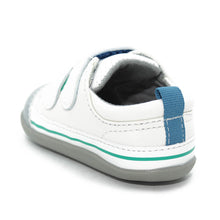 Cargue la imagen en el visor de la galería,See Kai Run Waylon Sneakers White Leather Babies Infants Walkers Boys - Kids Shoes
